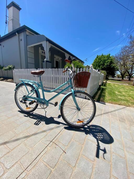 Macleay Cottage With Plunge Pool And Local Arts Dubbo Exterior foto